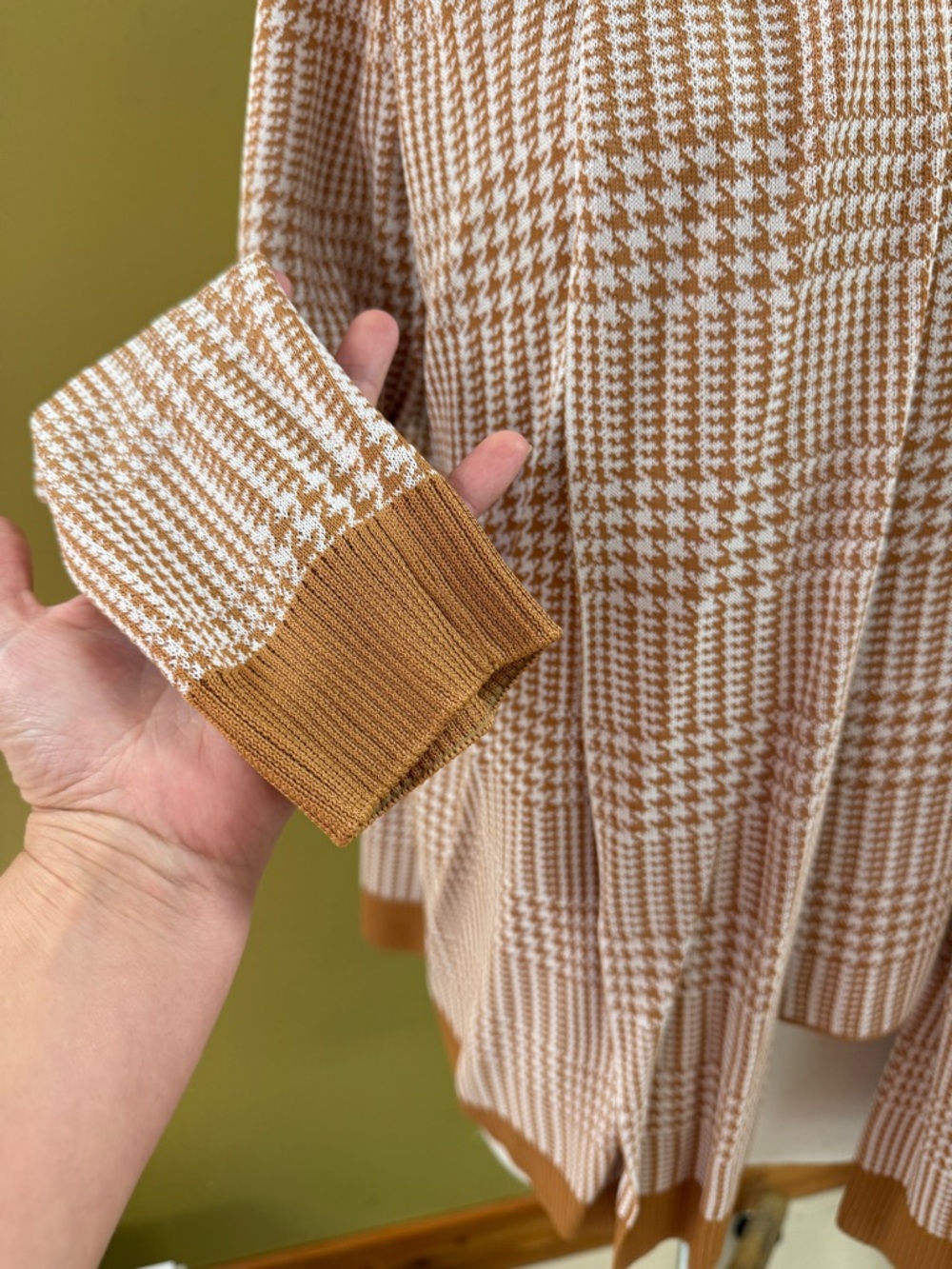 St. John houndstooth sweater and tank top set women’s M and L cardigan - Picture 6 of 14